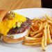S-PAL東館のダイナミックなハンバーガー ～J.S. FOODIES～